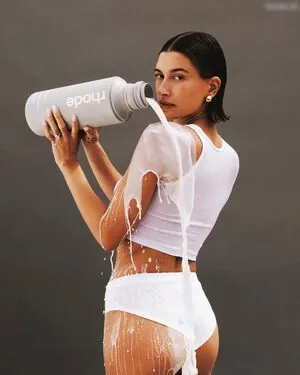 Hailey Bieber