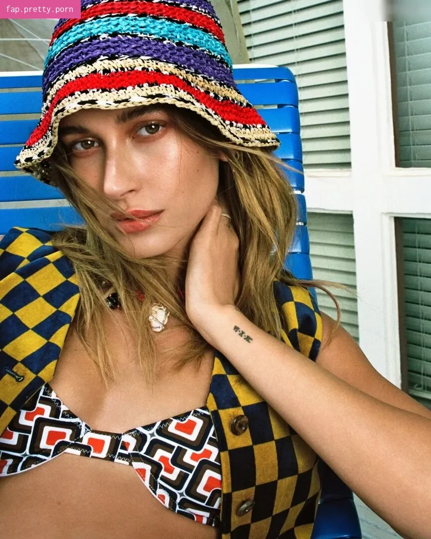 Hailey Bieber - Photo #77