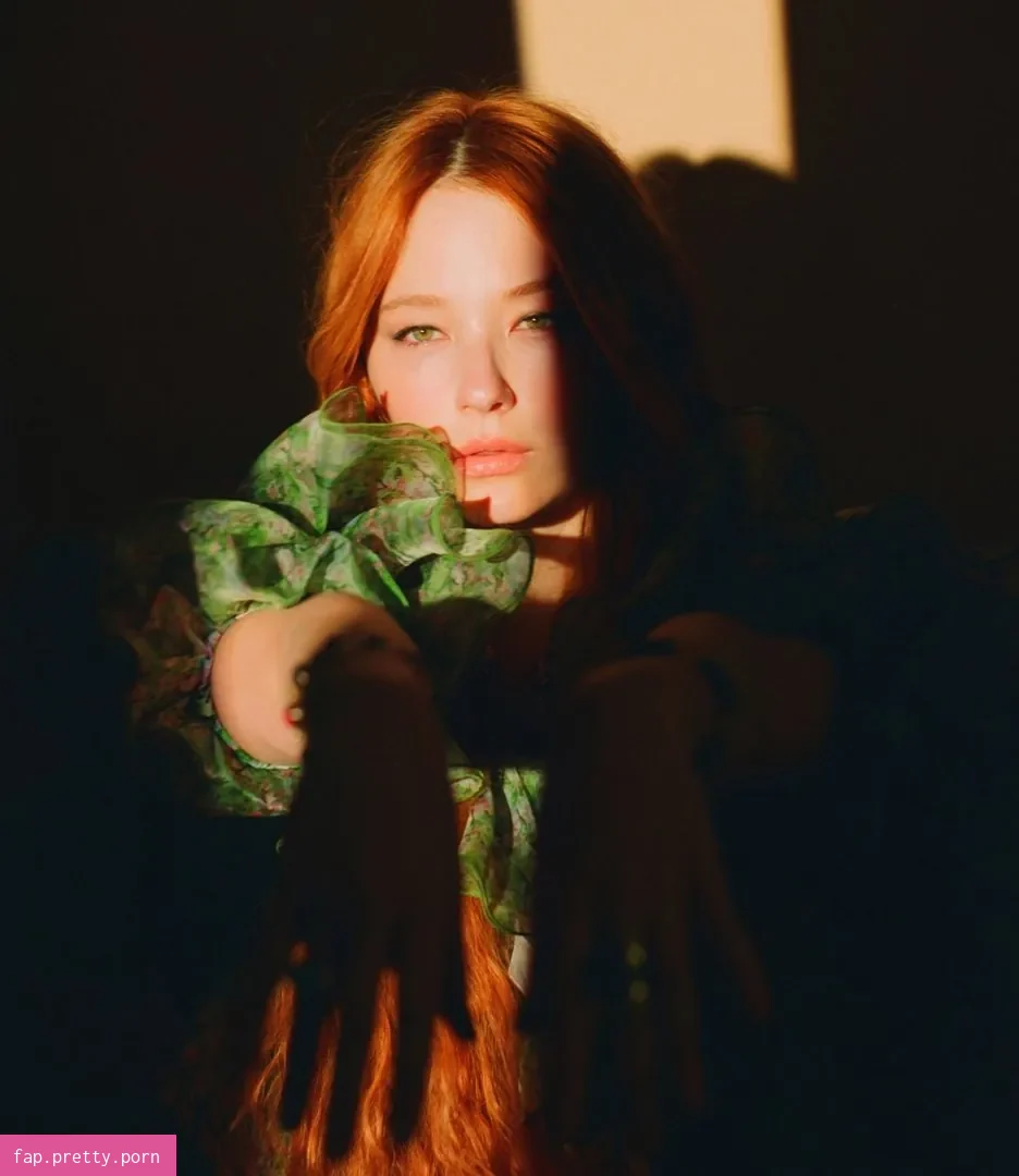Haley Bennett - Photo #02