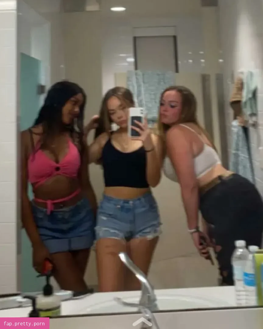 Hannah B - Photo #36