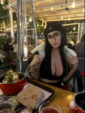 Hot Buns