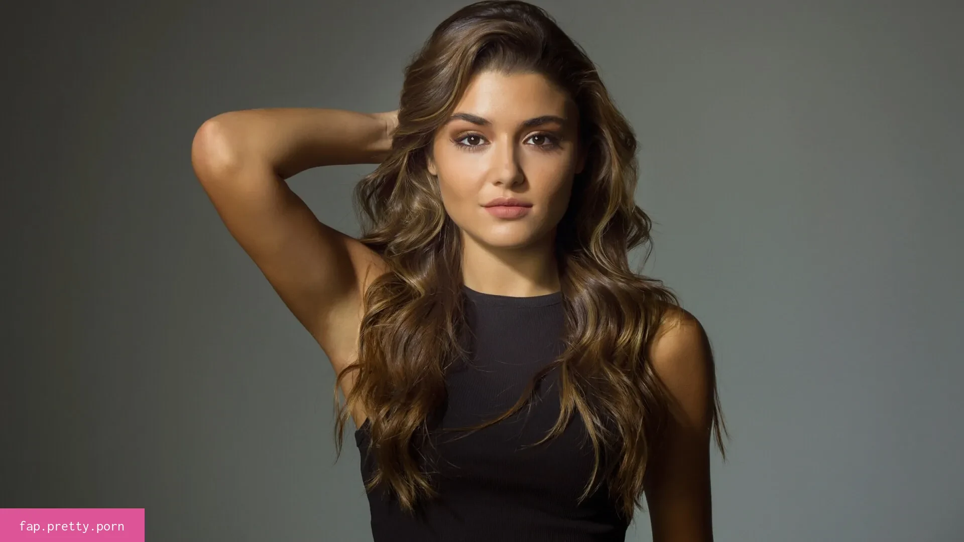 Hande Ercel - Photo #44