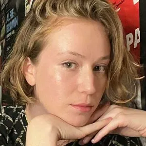 Hannah Einbinder