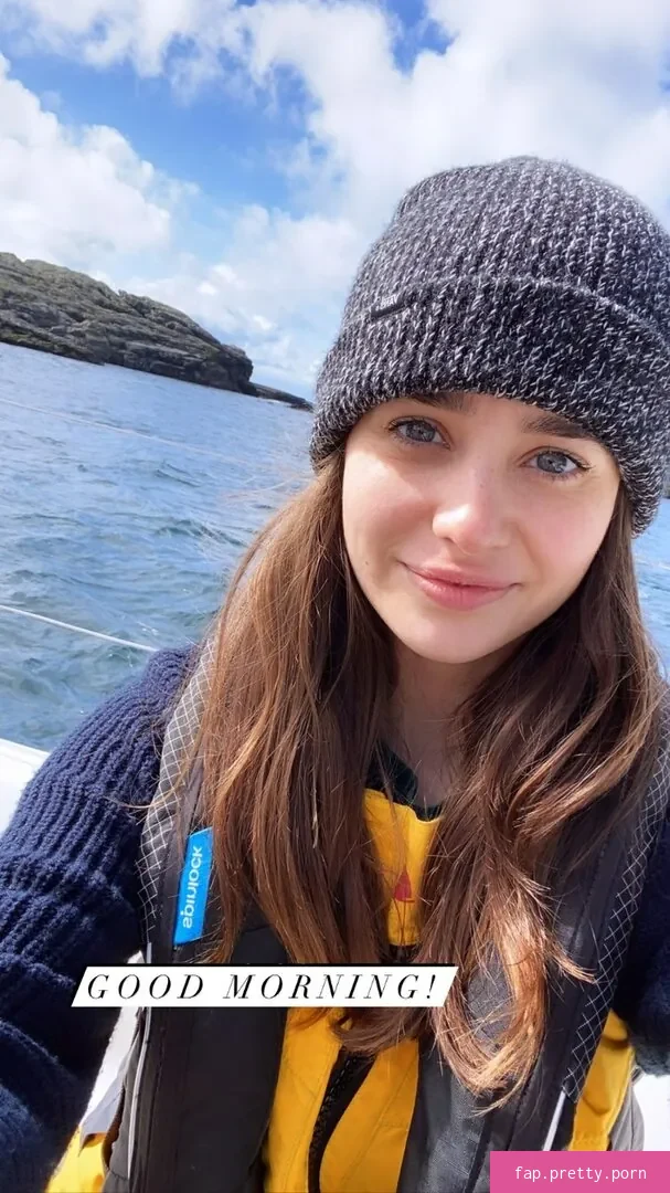 Holly Earl - Photo #04