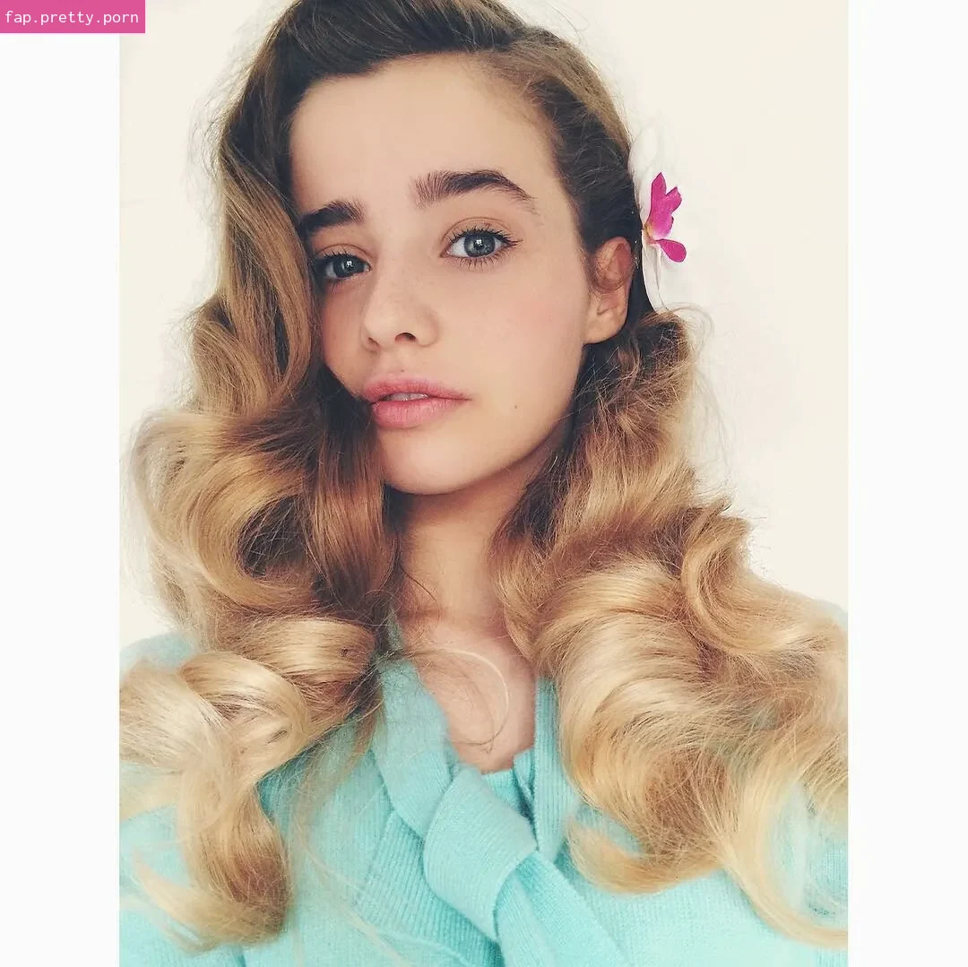 Holly Earl - Photo #37