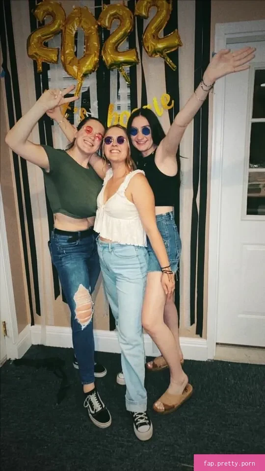 Hannah F - Photo #41