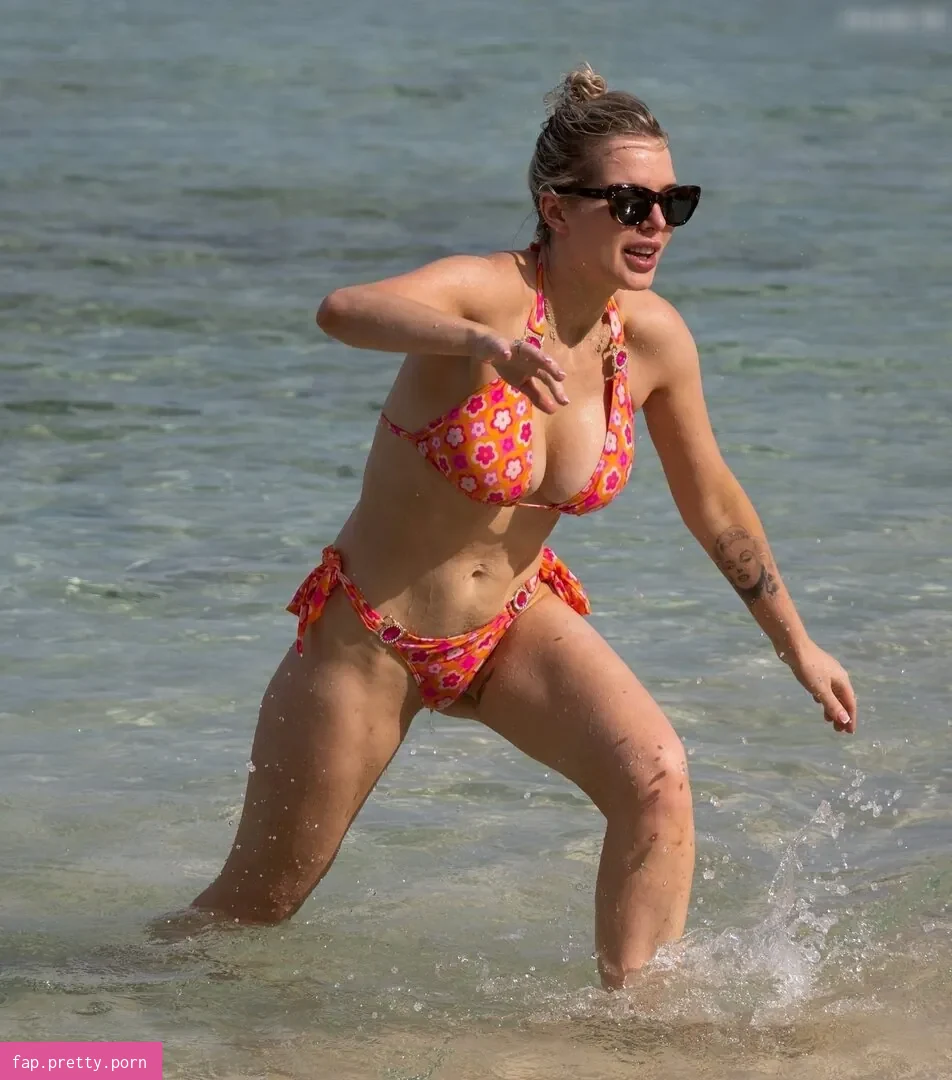 Helen Flanagan - Photo #48