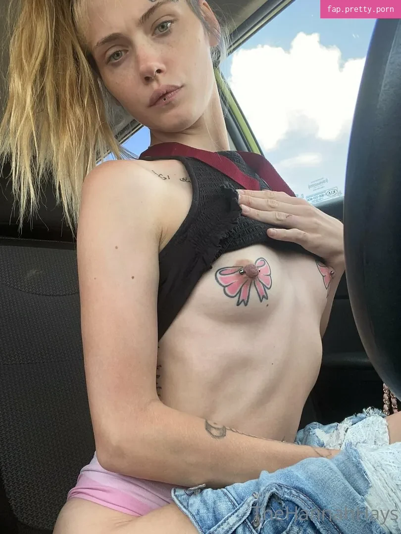 Hannah Hays - Photo #00