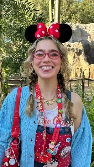 Haley Lu Richardson