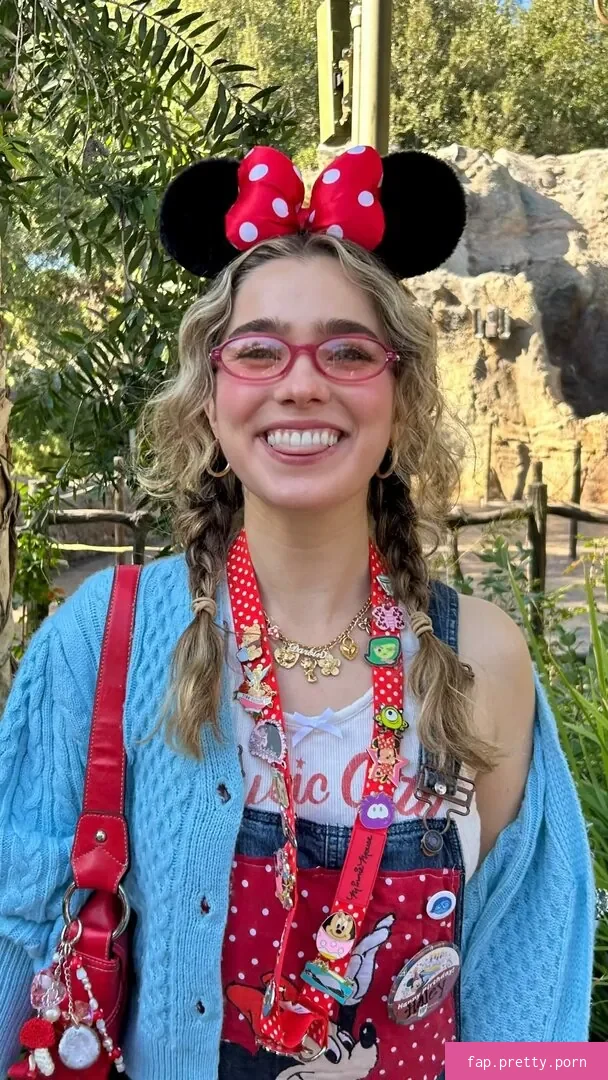 Haley Lu Richardson - Photo #18