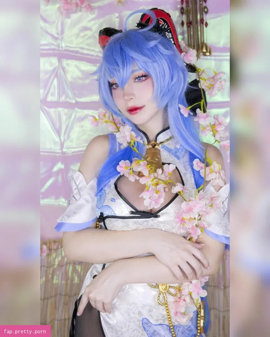 Hitomi Okami - Photo #03
