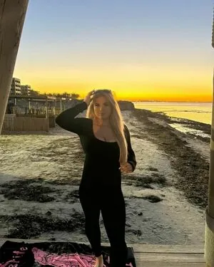 hollyevansx