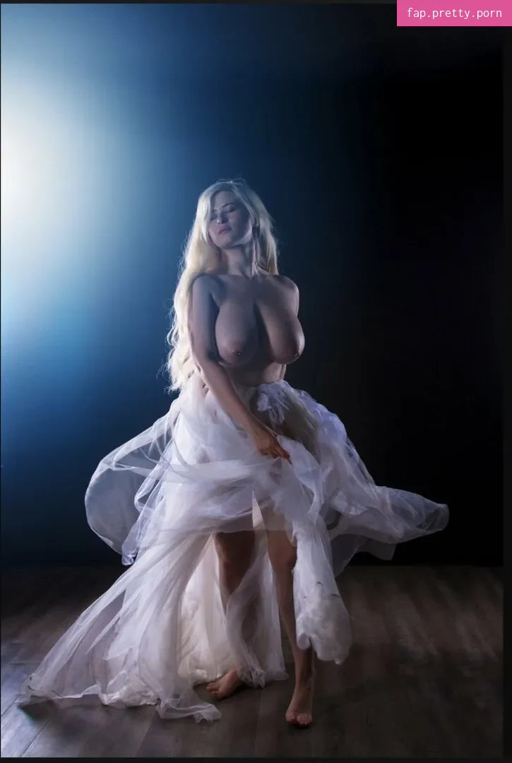 Hollyhawthorne - Photo #04