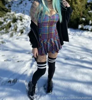 hollyhellfree