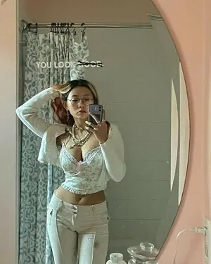 hollyliangg