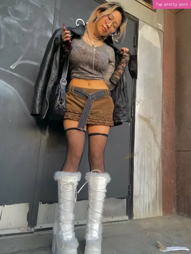 hollyliangg - Photo #17