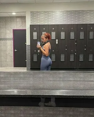 hollyliangg