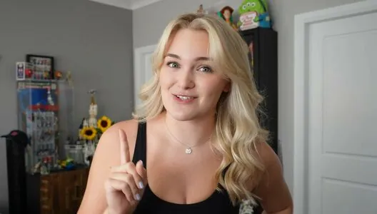 Hollyonfilm