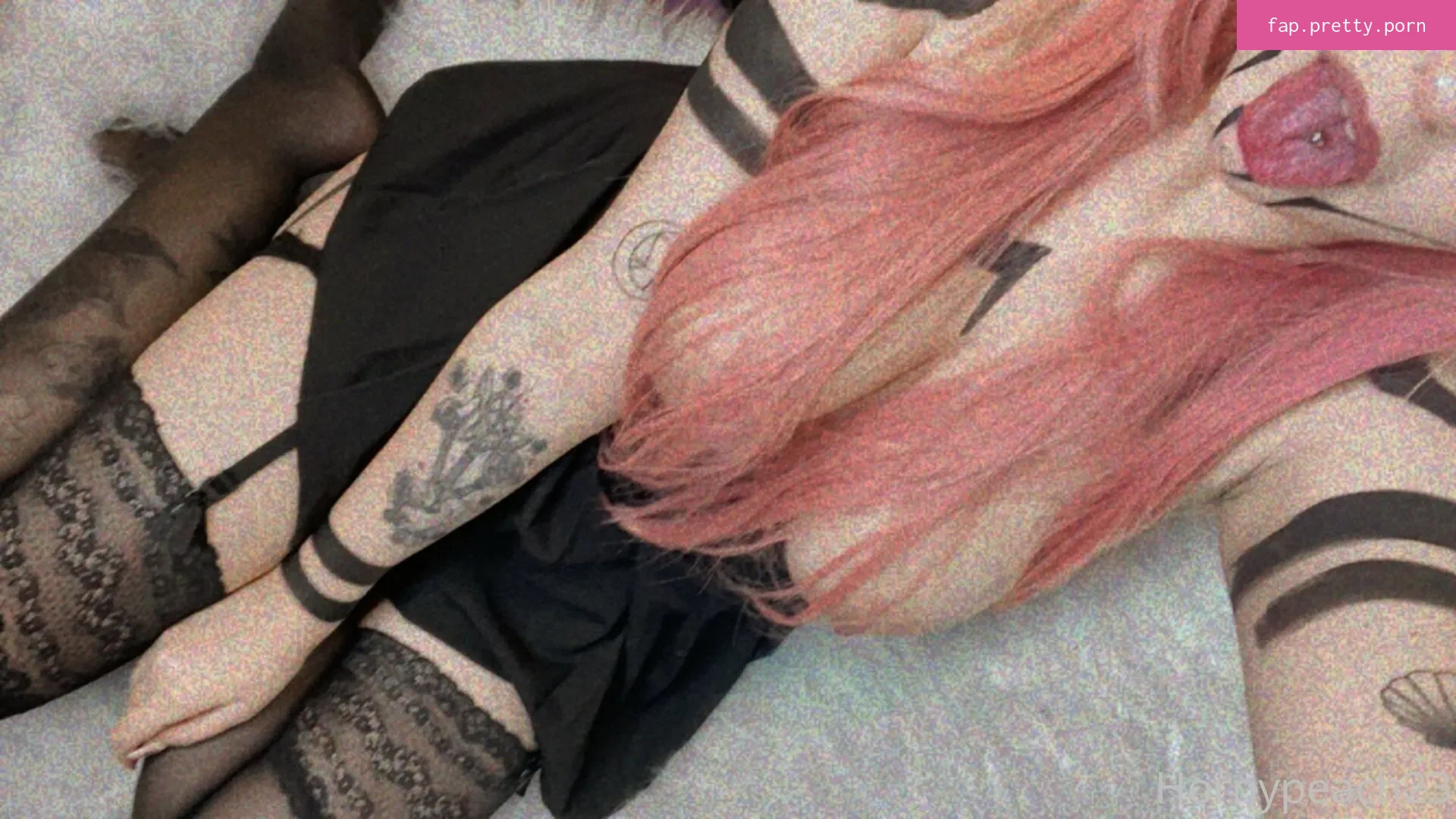 hornypeach23 - Photo #68