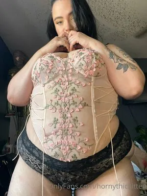 hornythickitten