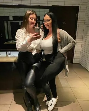 Hot4Holly