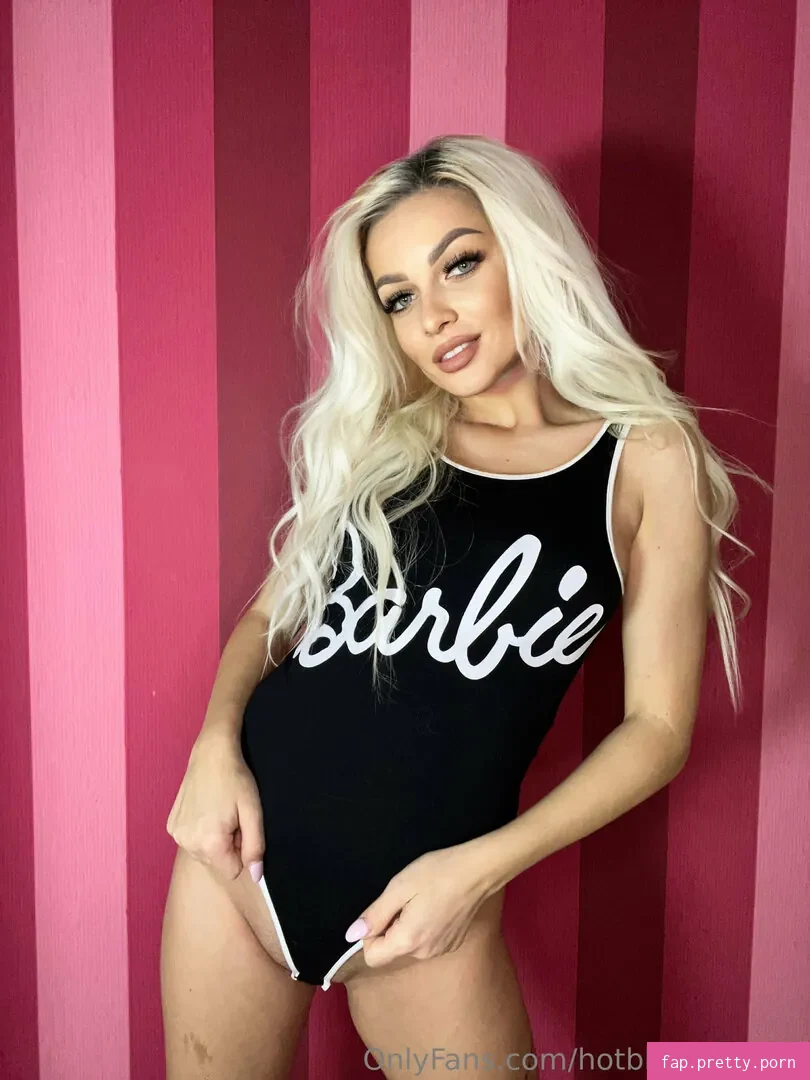 hotblondesarah - Photo #39