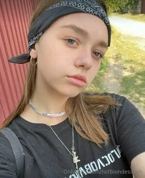 hotblondesarah