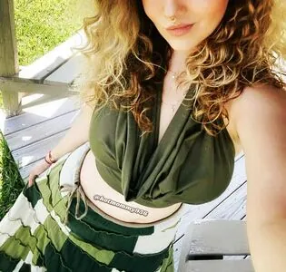 Hotmommy956