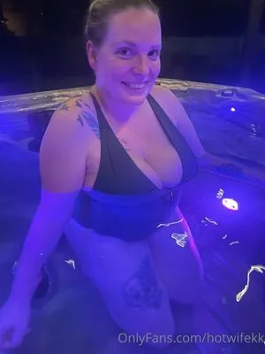 hotwifekk