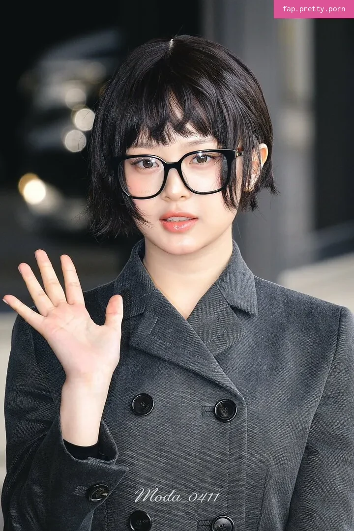Hanni Pham - Photo #47