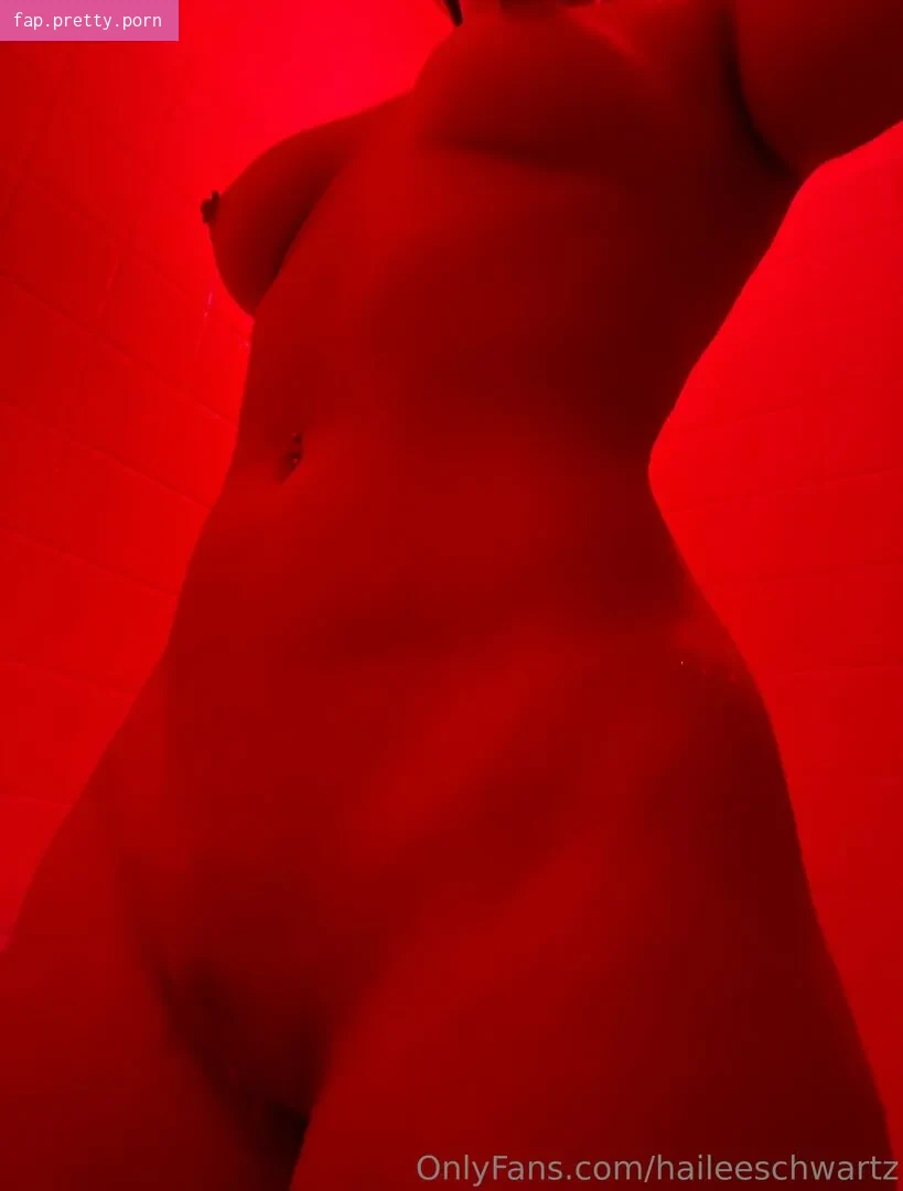Hailee Schwartz - Photo #28