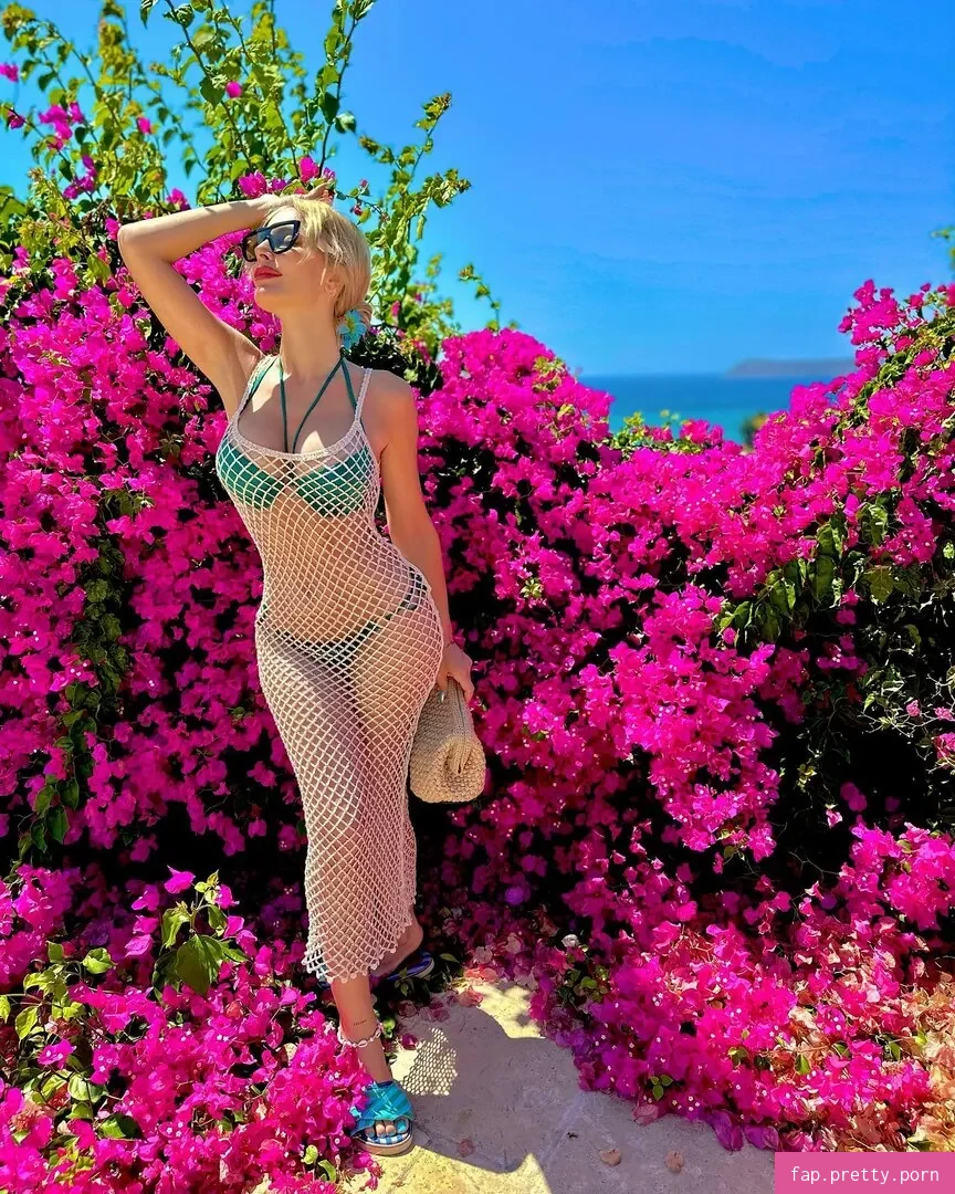 Hande Sarıoğlu - Photo #25