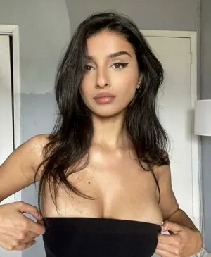 Hira Shayk
