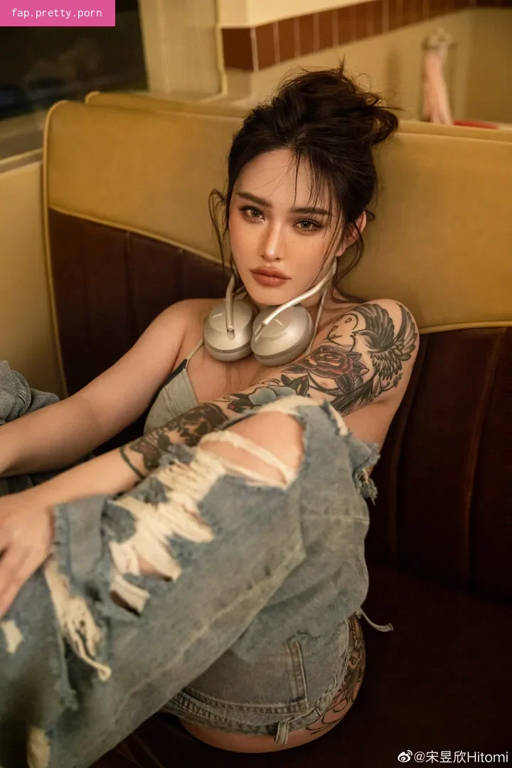 Hitomi Songyuxin - Photo #75