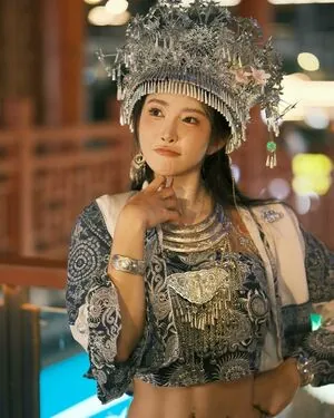 Hitomi Songyuxin