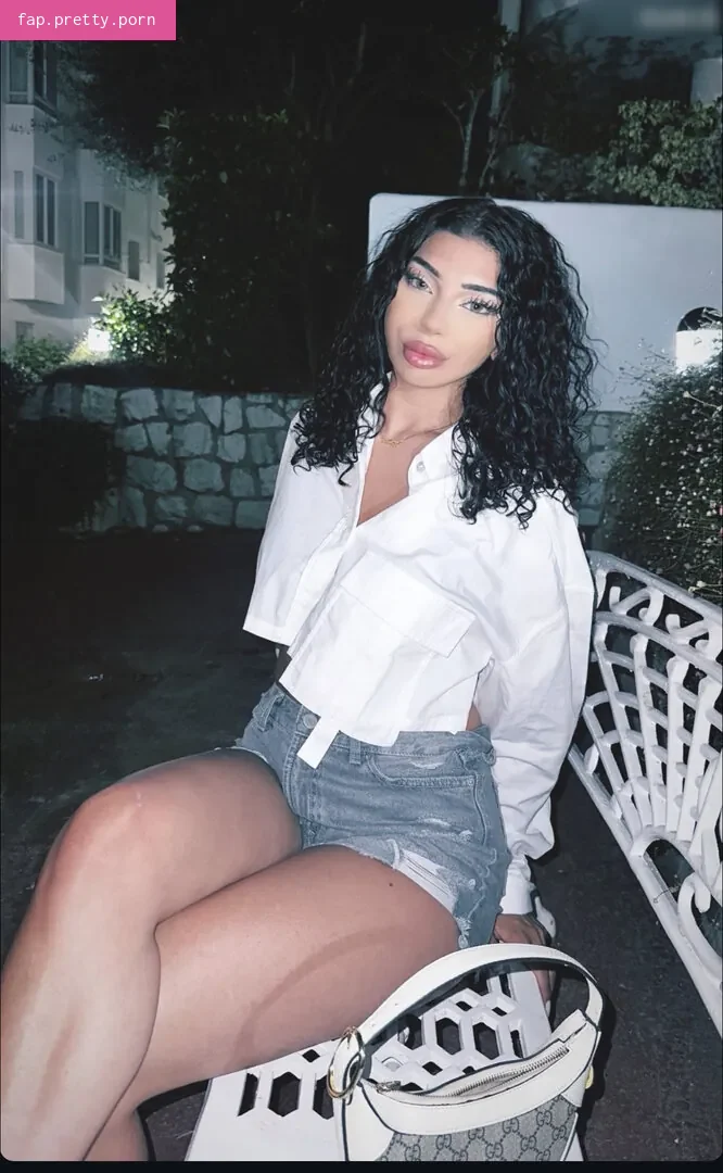 Houda Sanchez - Photo #30