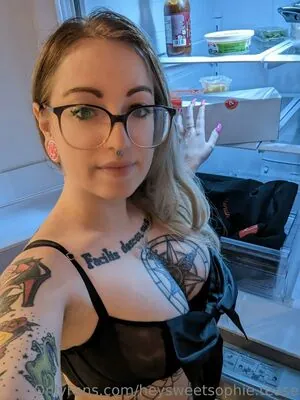heysweetsophie.tease