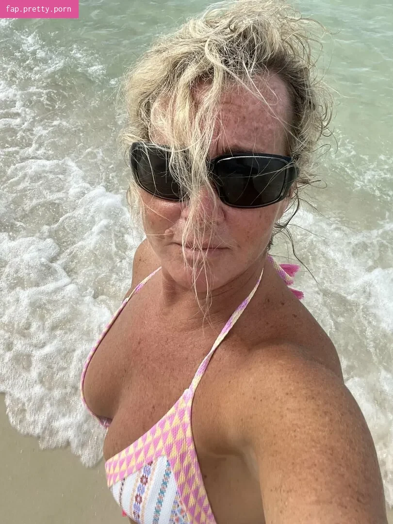 Hotwife Unicorn - Photo #21