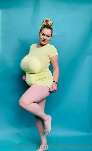 hugeboobserin