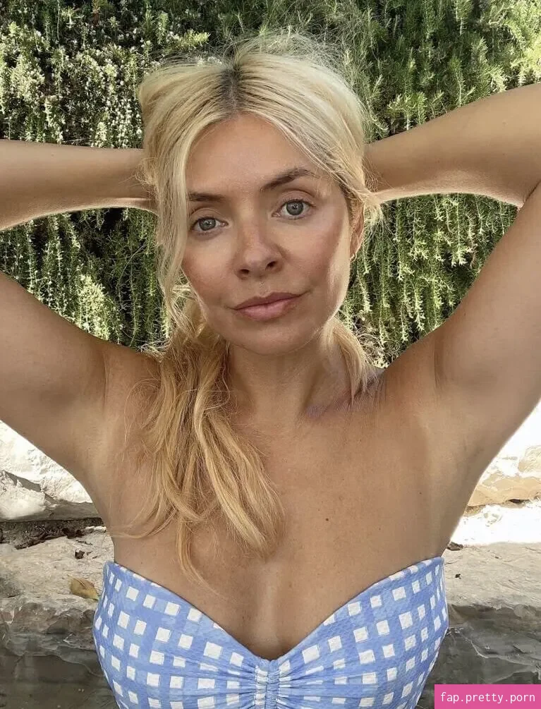 Holly Willoughby - Photo #74