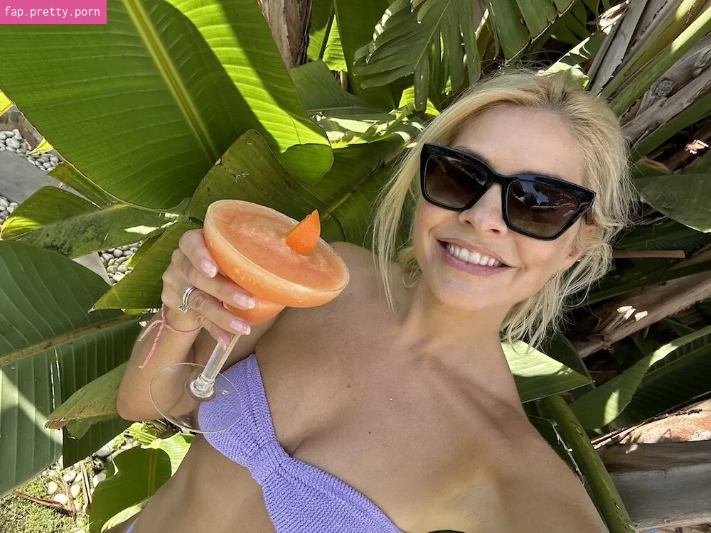 Holly Willoughby - Photo #11