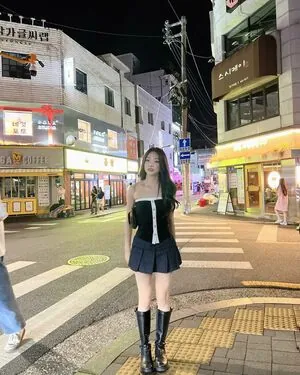 Hena Yang