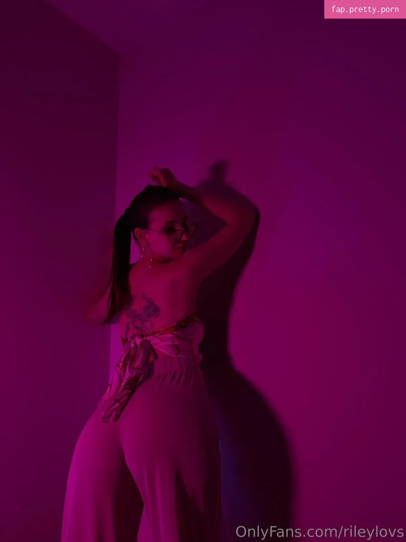 iamrileygrey - Photo #32