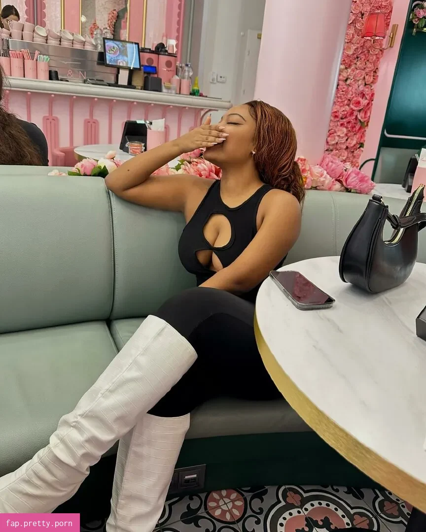 iamtawanaa - Photo #04