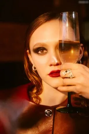 Iris Apatow