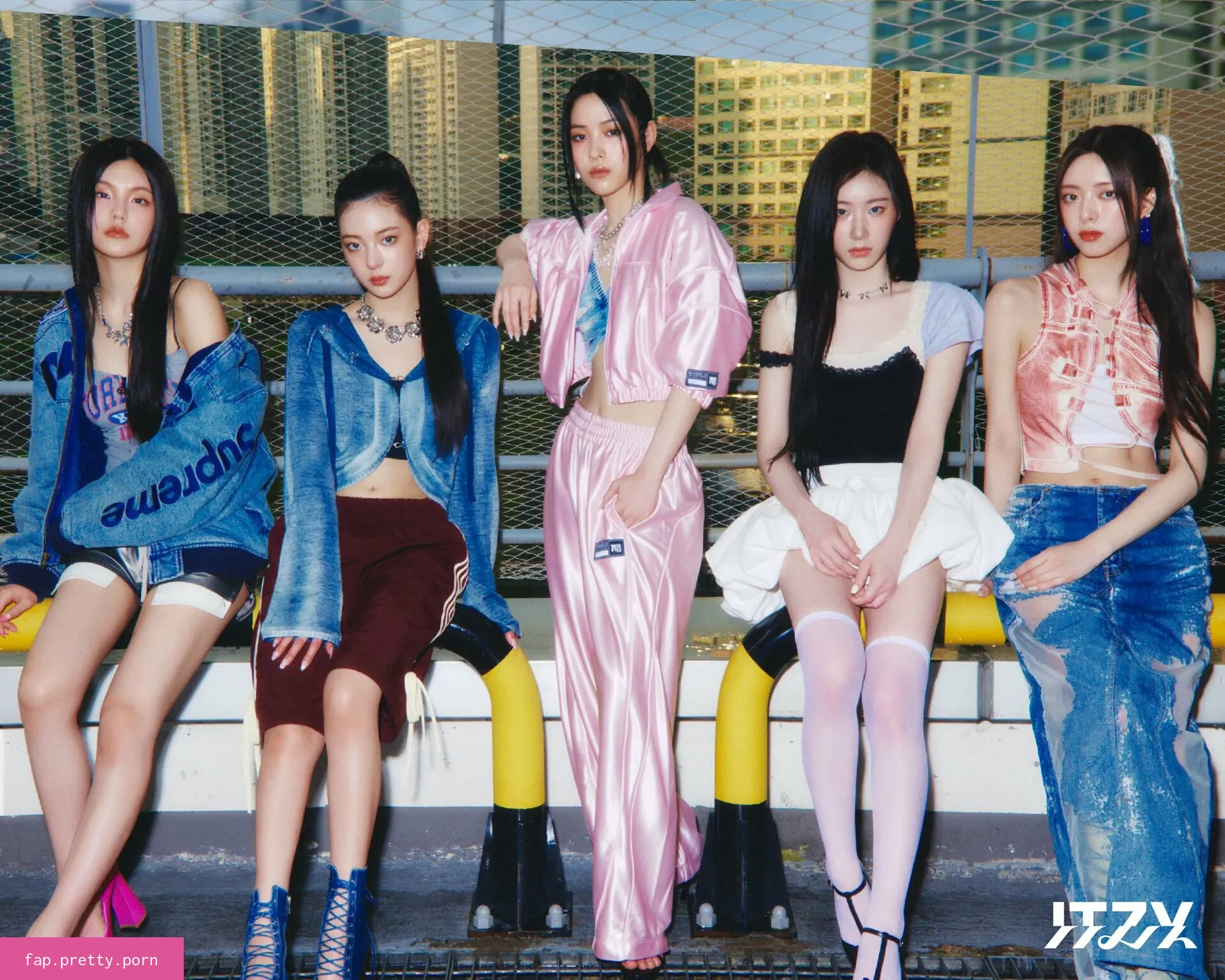 itzy.all.in.us - Photo #95