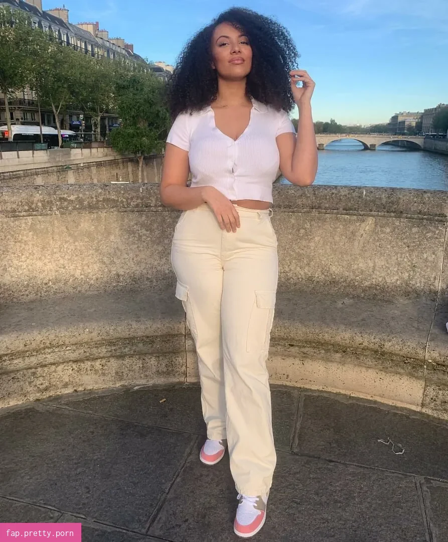 Ines Curly - Photo #20