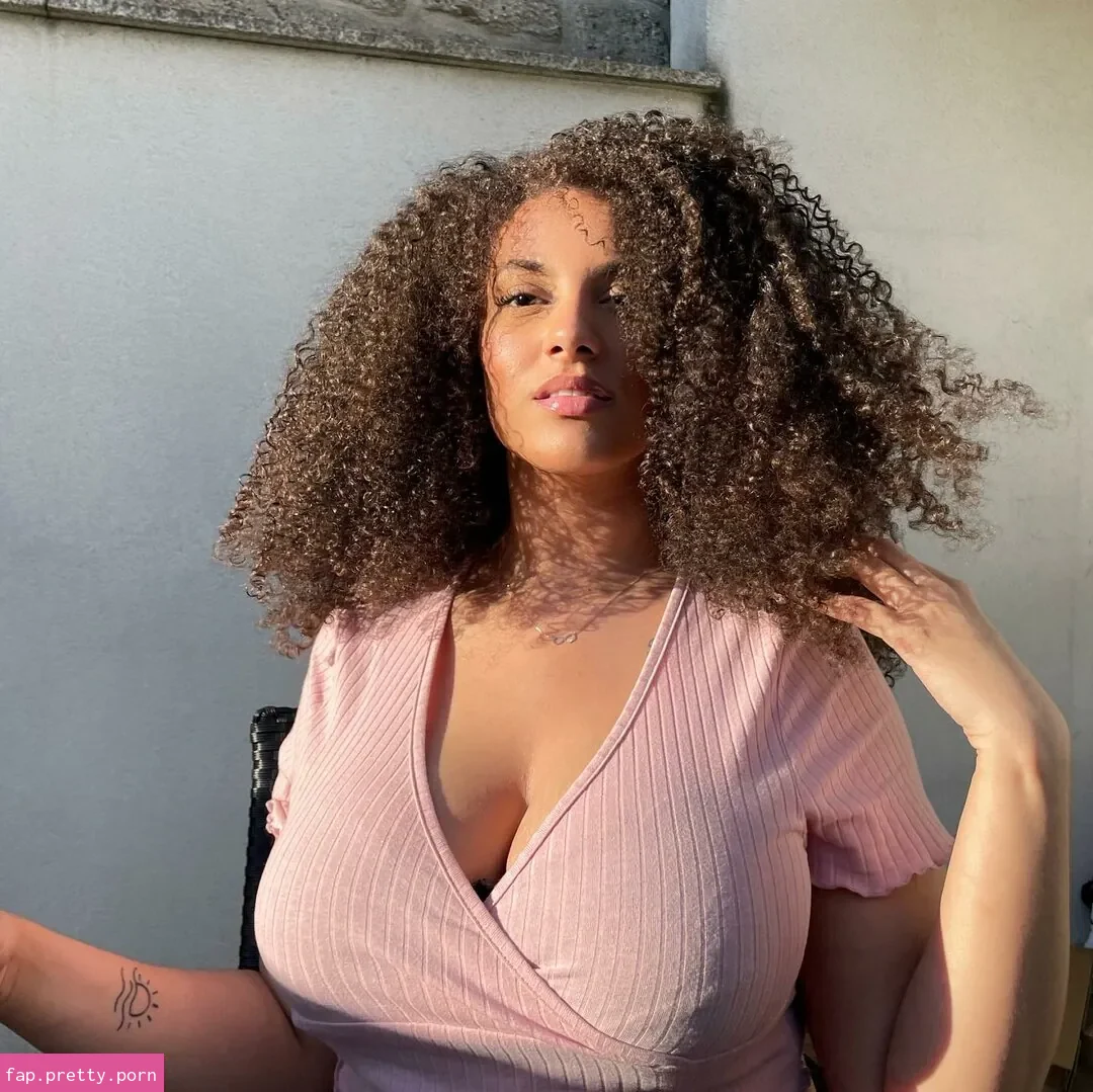 Ines Curly - Photo #57