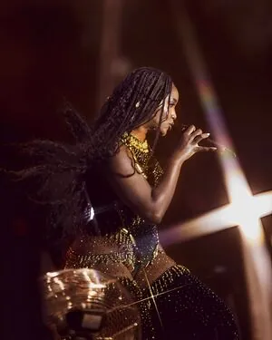 Izza Cantora