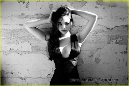 India Eisley